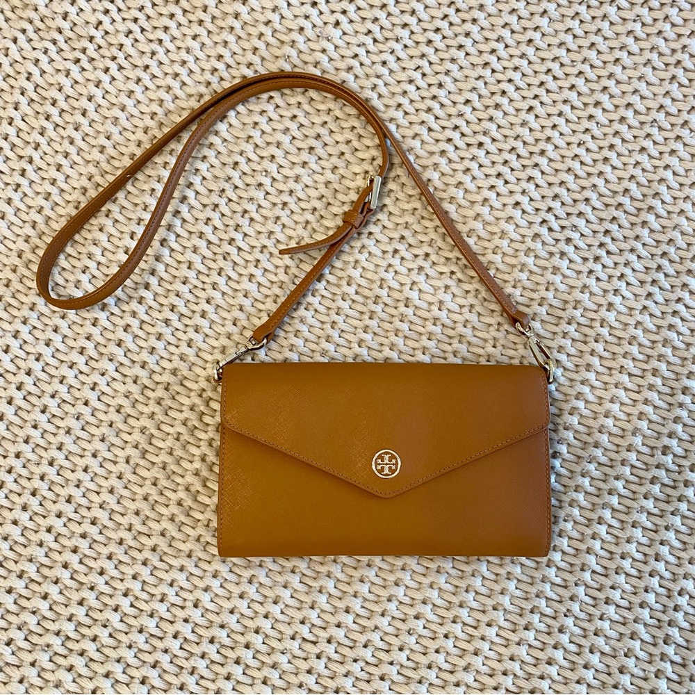 Tory Burch Expandable Concierge Clutch